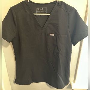 small black figs scrub top